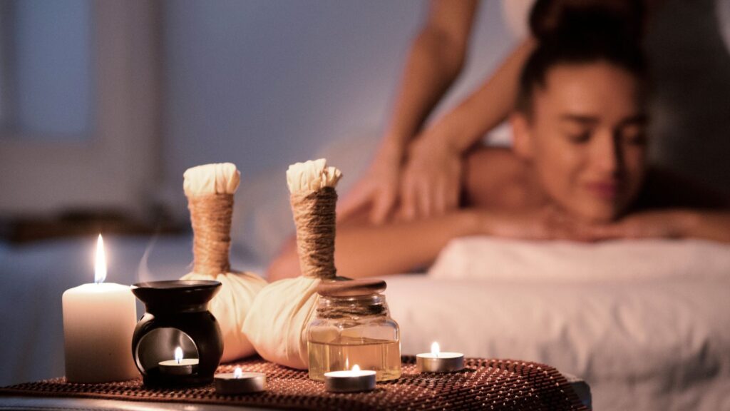 Masaje descontracturante en Quito para liberar nudos y tensiones musculares crónicas